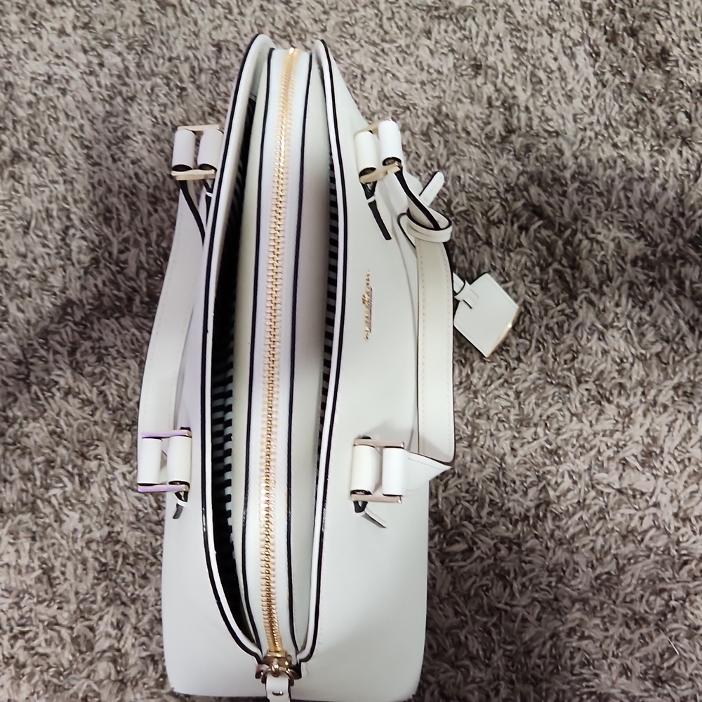 Kate Spade Purse - Picture 5 of 5